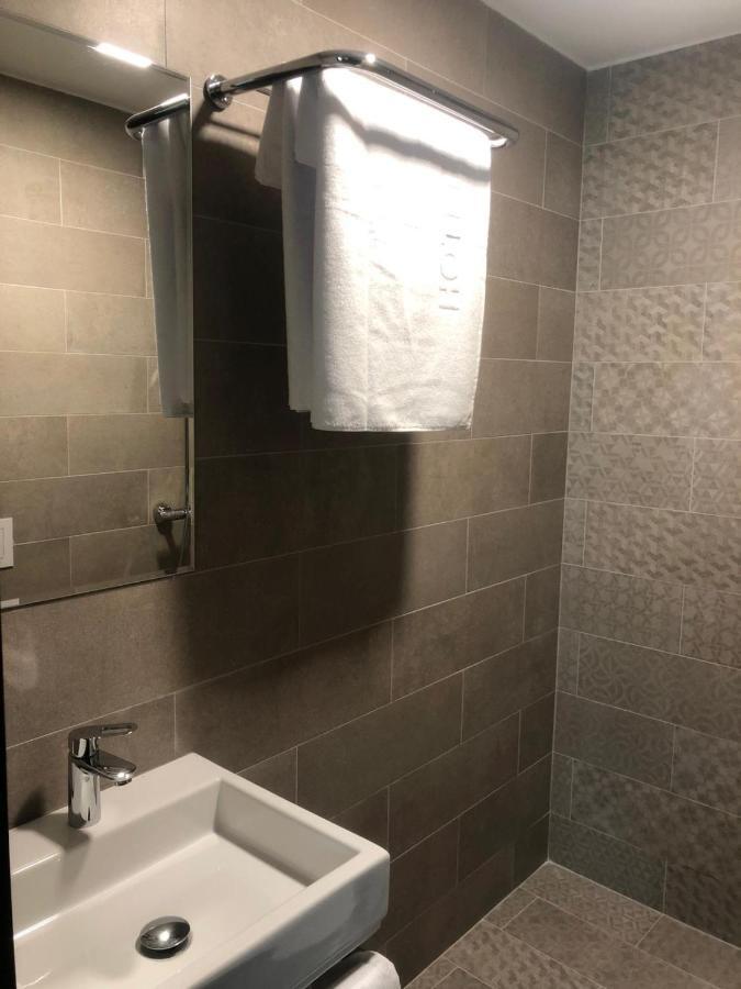 Qama Hotel Kosovo Polje Bagian luar foto
