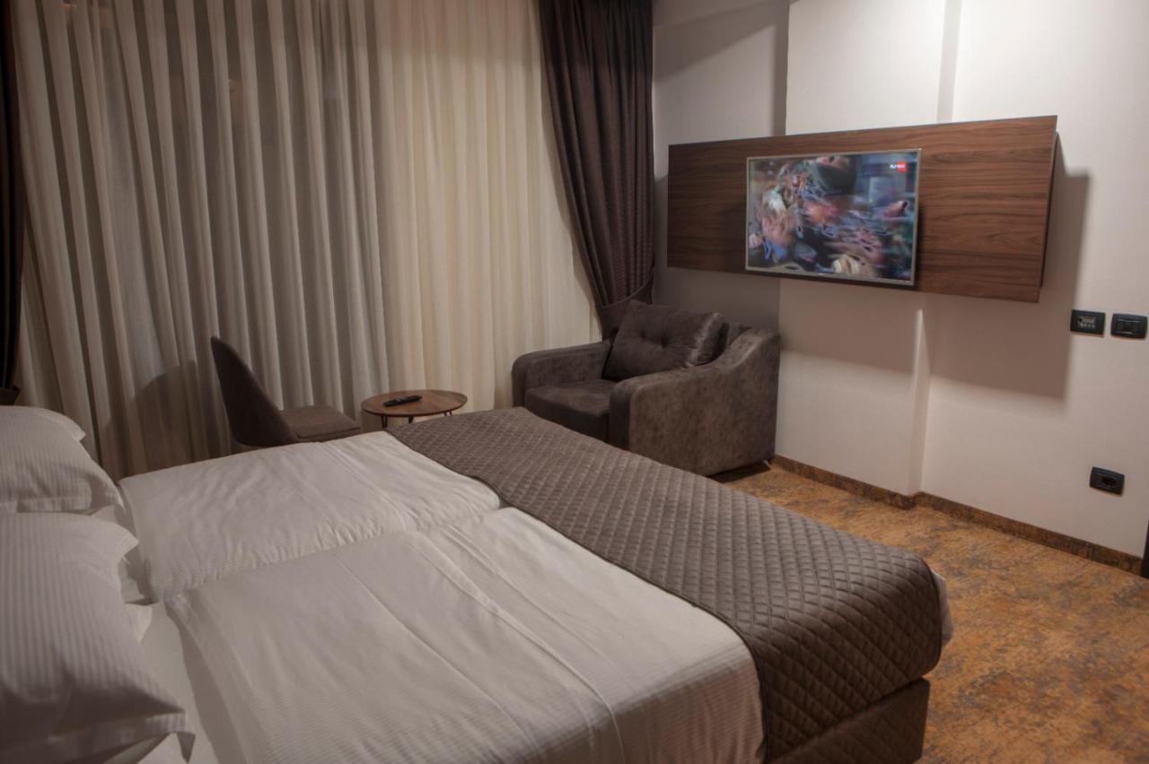 Qama Hotel Kosovo Polje Bagian luar foto